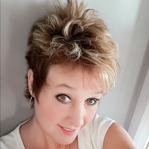 Meet your Posher, Deborah